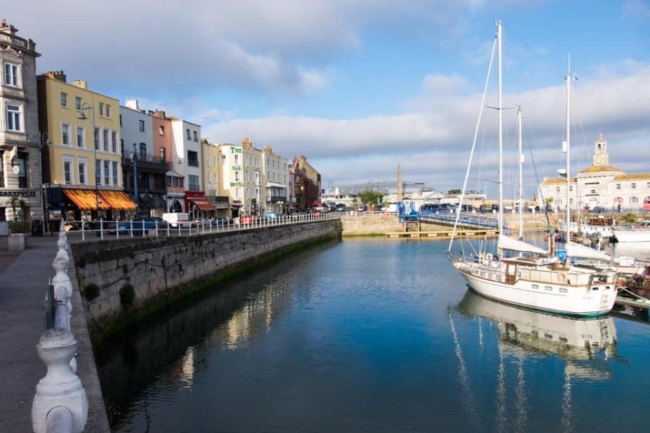 Seas The Day - Beachfront Apartment - Sleeps 4 Ramsgate Exterior photo